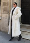 Beyaz Kapşonlu Uzun İthal Kürk