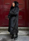 Siyah Kapşonlu Uzun İthal Kürk