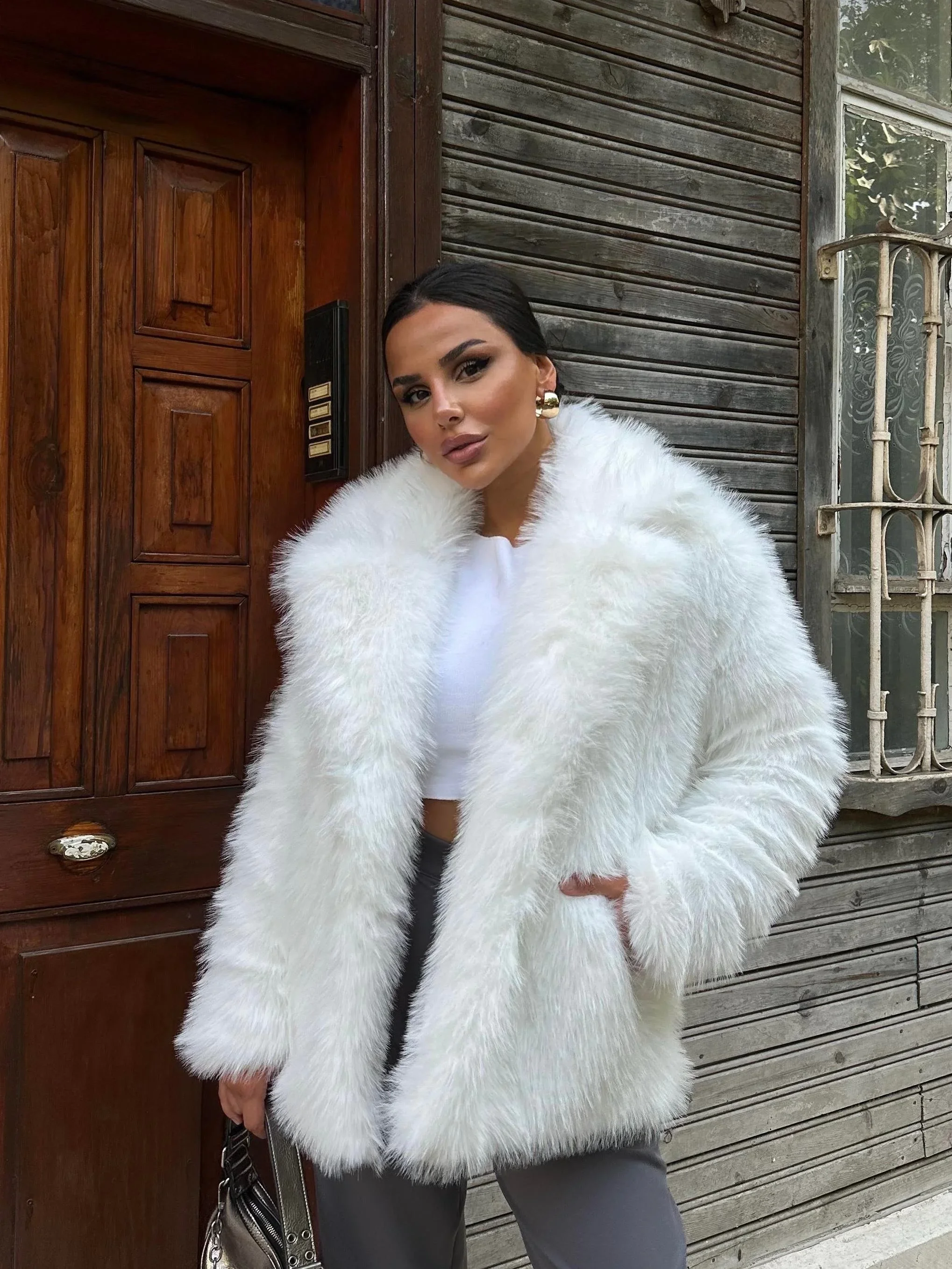 Beyaz Ceket Yaka İthal Kürk