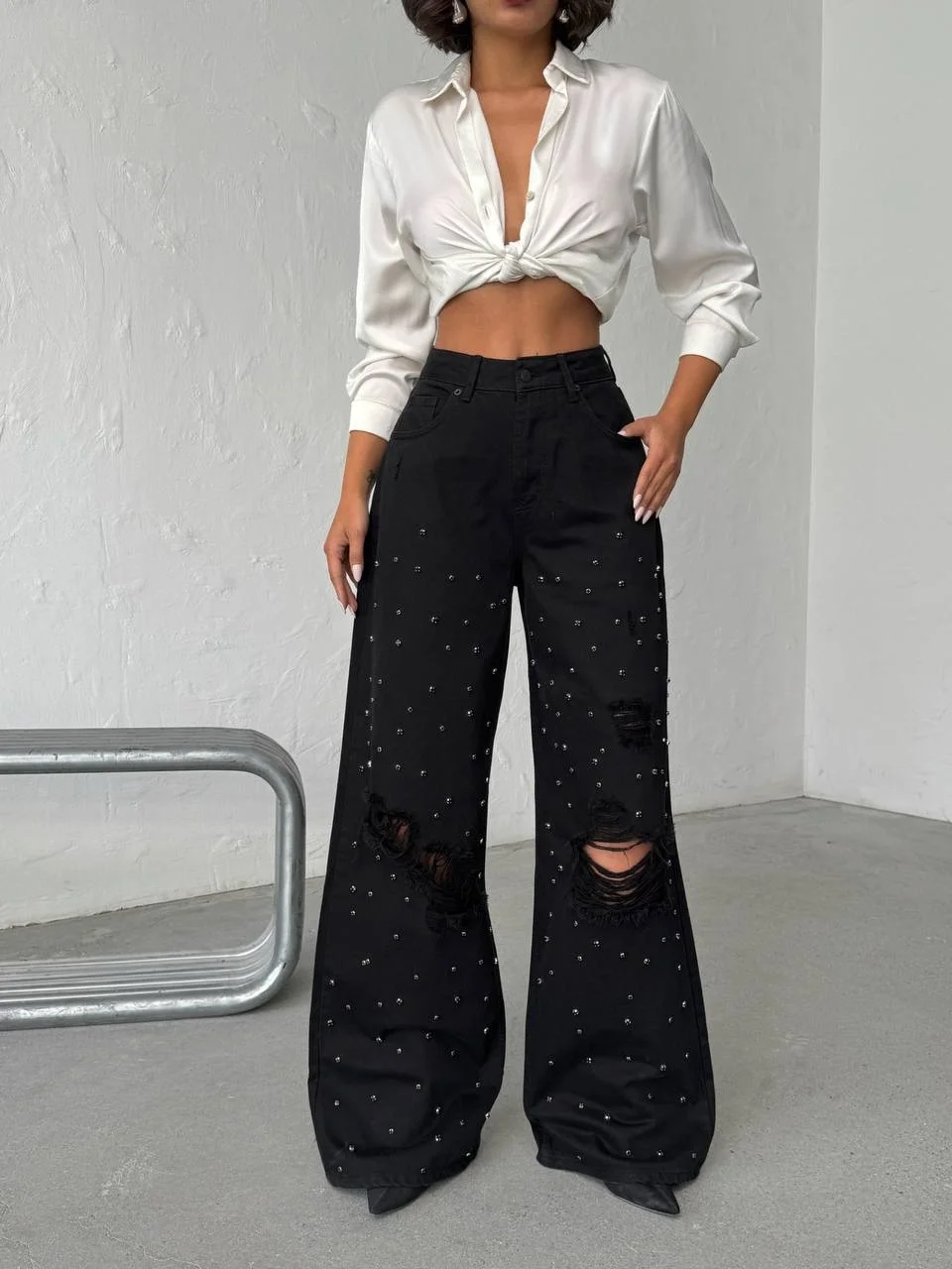 Siyah Taş Detaylı Yırtık Wide Leg Jean Pantolon