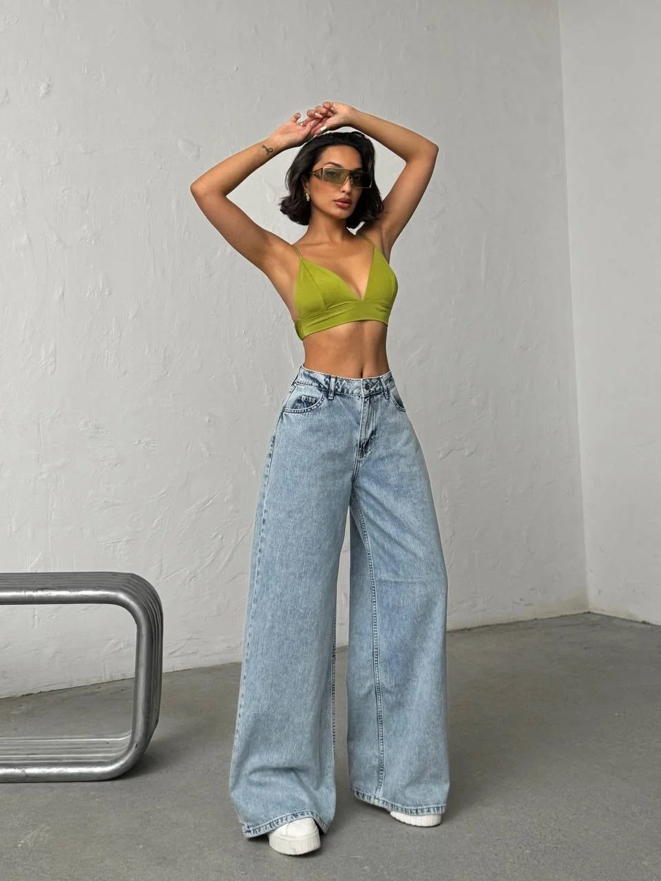 Buz Mavi Silver Taş Detaylı Yırtık Wide Leg Jean Pantolon