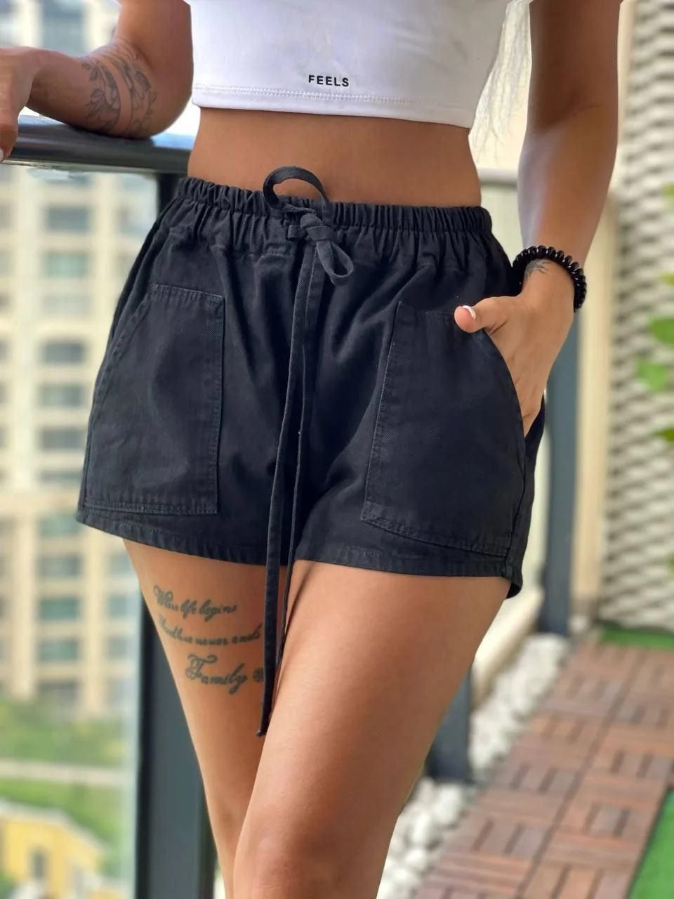 Siyah Bağcıklı Kot Şort