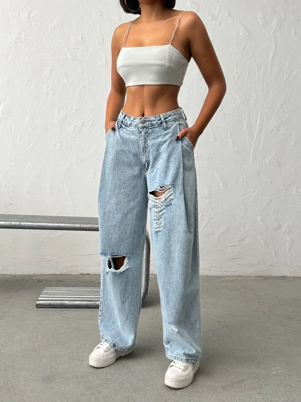 Yan Pileli ve Yırtık Detaylı Açık Mavi Baggy Jean Pantolon