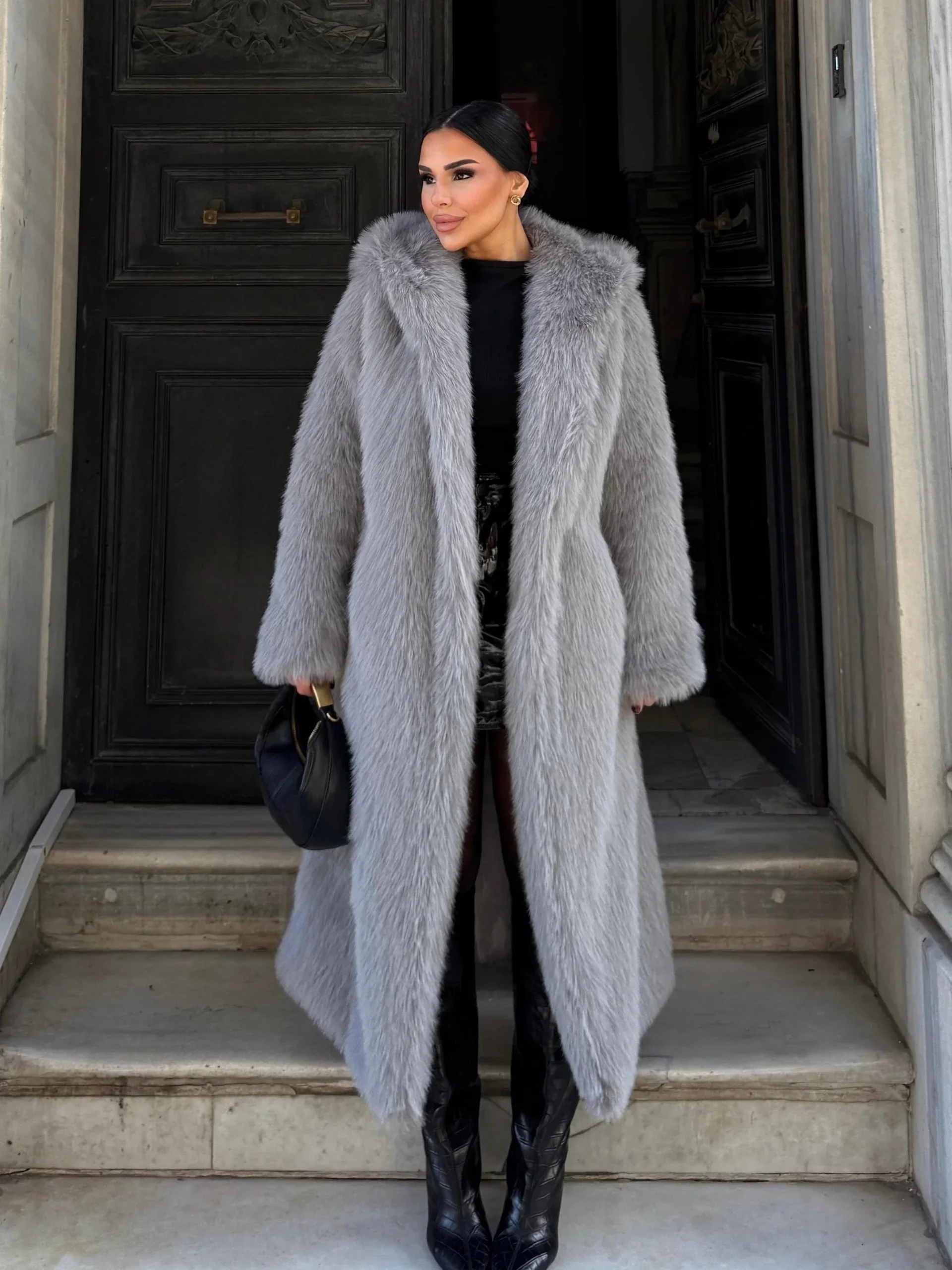 Gri Kapşonlu Uzun İthal Kürk