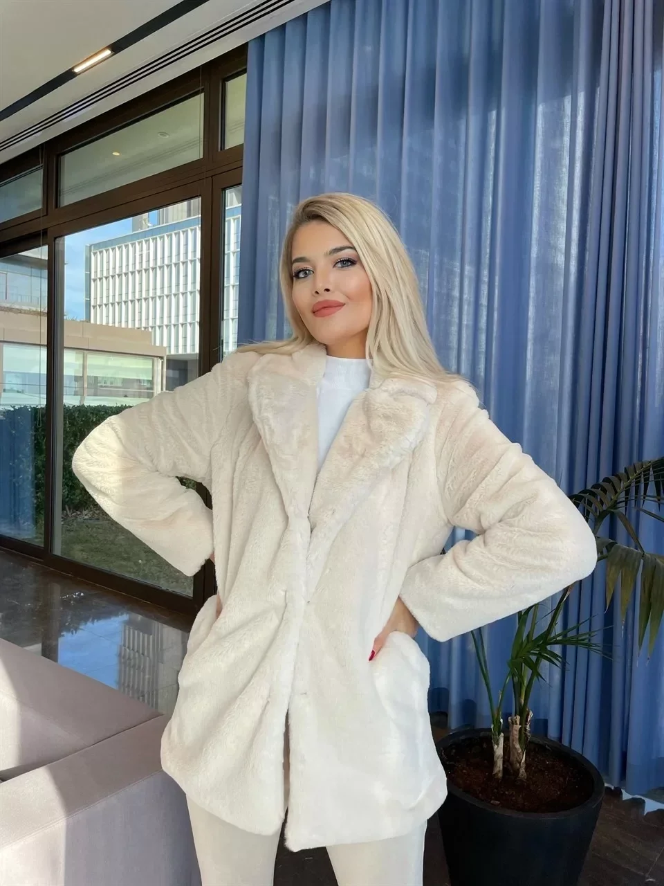 Krem İçi Astarlı Rabbit Peluş Kaban