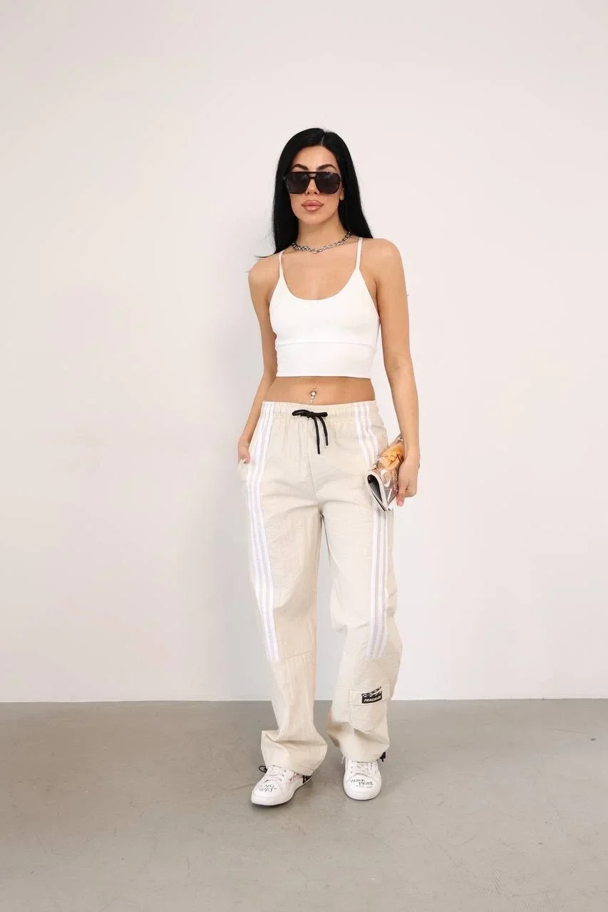 Krem Önden Üç Şerit Paça Cep Detay Paraşüt Eşofman