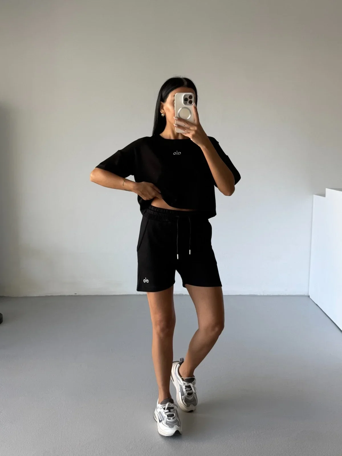 Siyah Alo Yoga Modal Crop Şortlu Takım