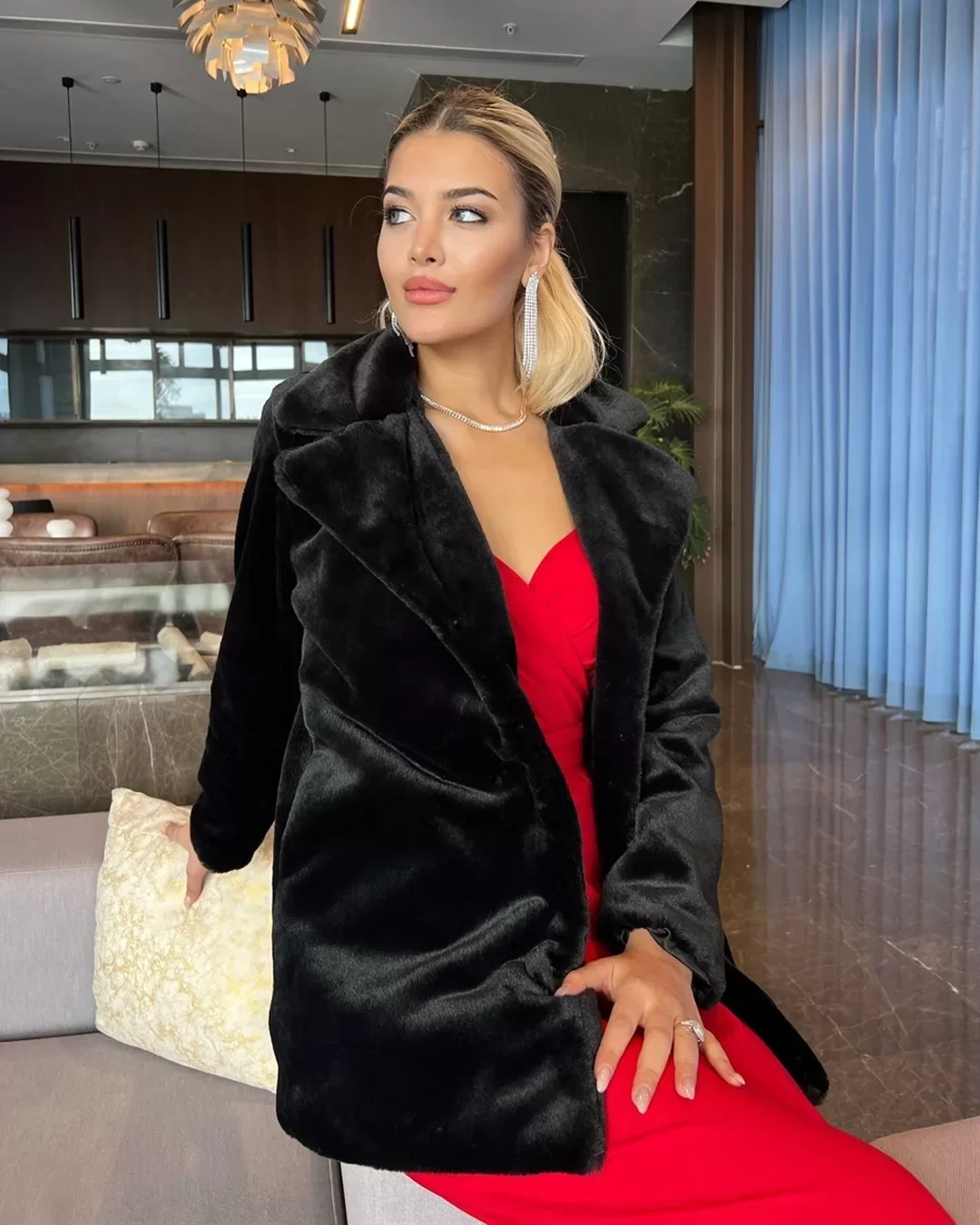 Siyah Şal Yaka İçi Astarlı Rabbit Peluş Kaban