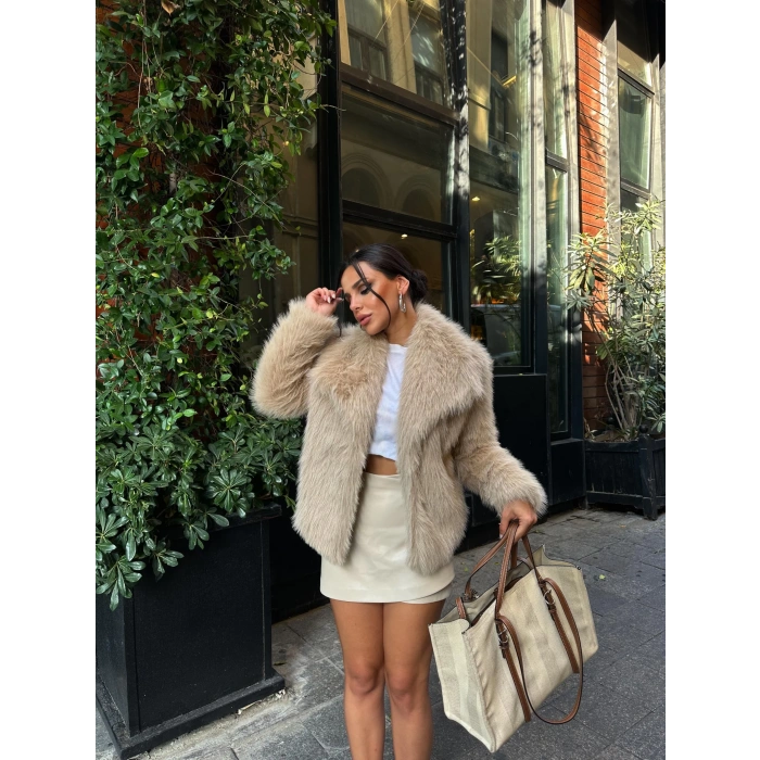 Bej Şal Yaka İçi Astarlı Kürk Kaban