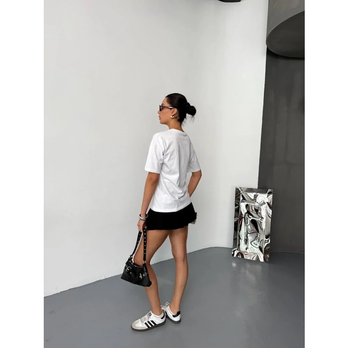 Beyaz Basic Rahat Kalıp Penye Tshirt