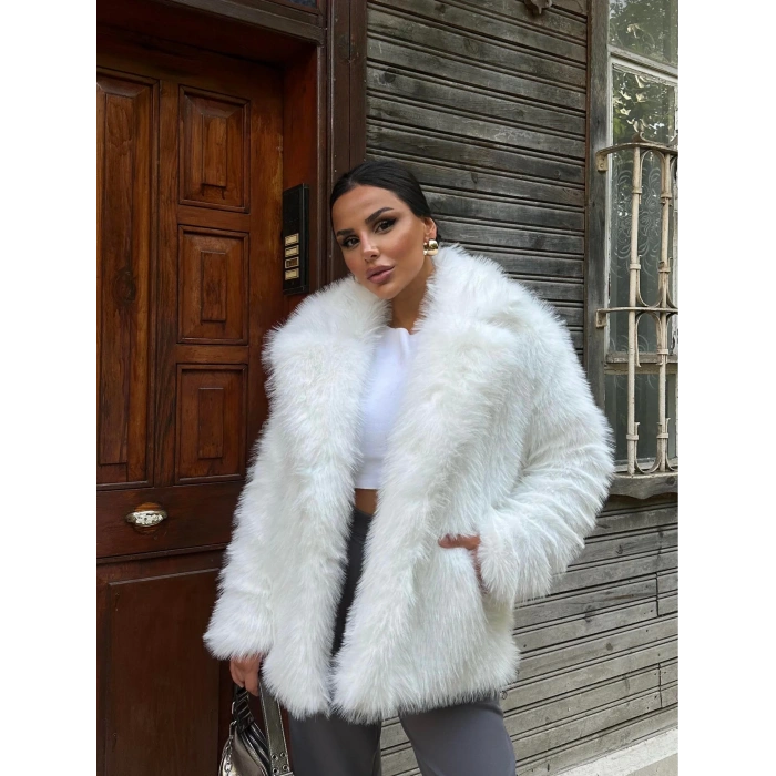 Beyaz Ceket Yaka Kürk Kaban