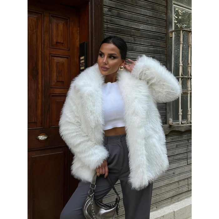 Beyaz Ceket Yaka Kürk Kaban