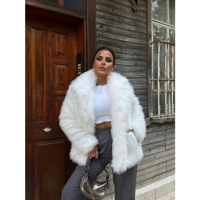 Beyaz Ceket Yaka Kürk Kaban
