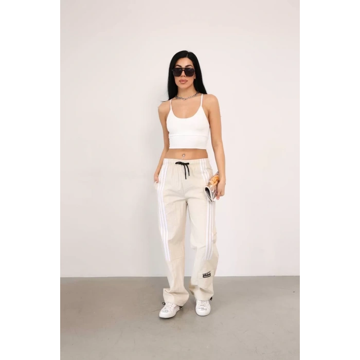 Krem Önden Üç Şerit Paça Cep Detay Paraşüt Eşofman