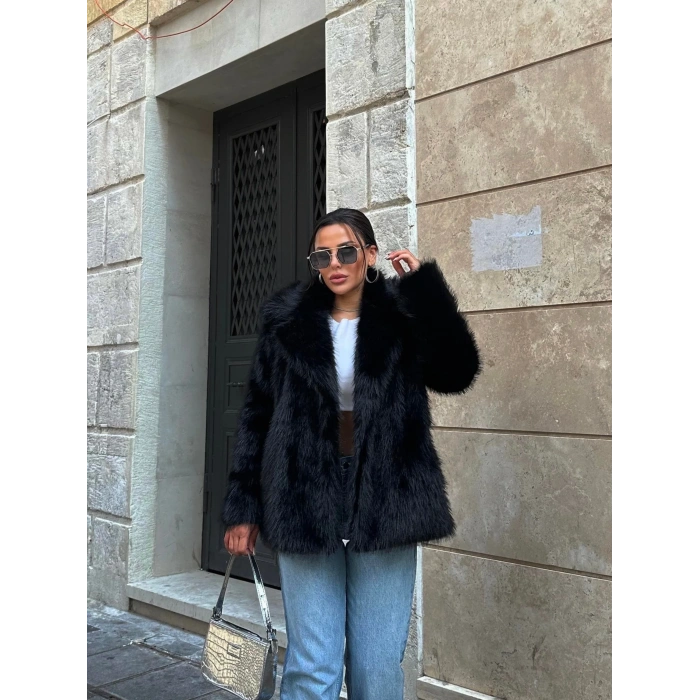 Siyah Ceket Yaka Kürk Kaban