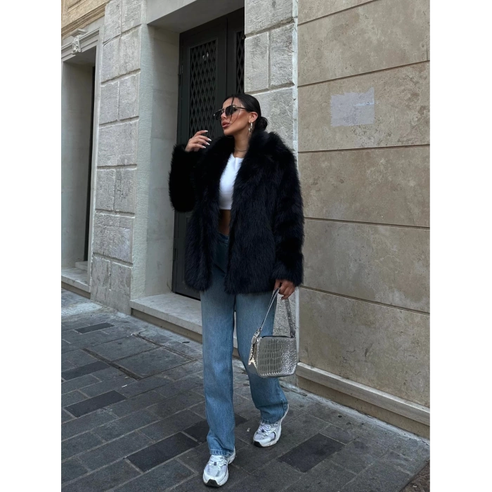 Siyah Ceket Yaka Kürk Kaban