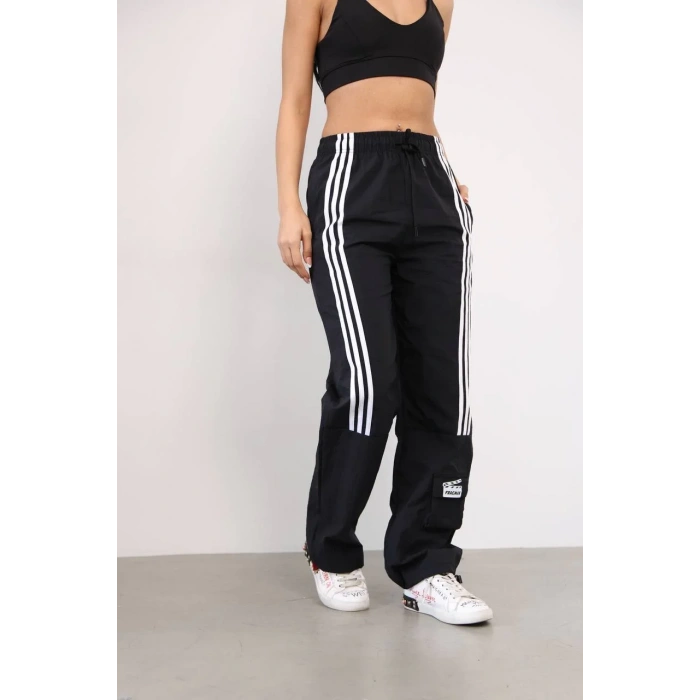 Siyah Önden Üç Şerit Paça Cep Detay Paraşüt Eşofman