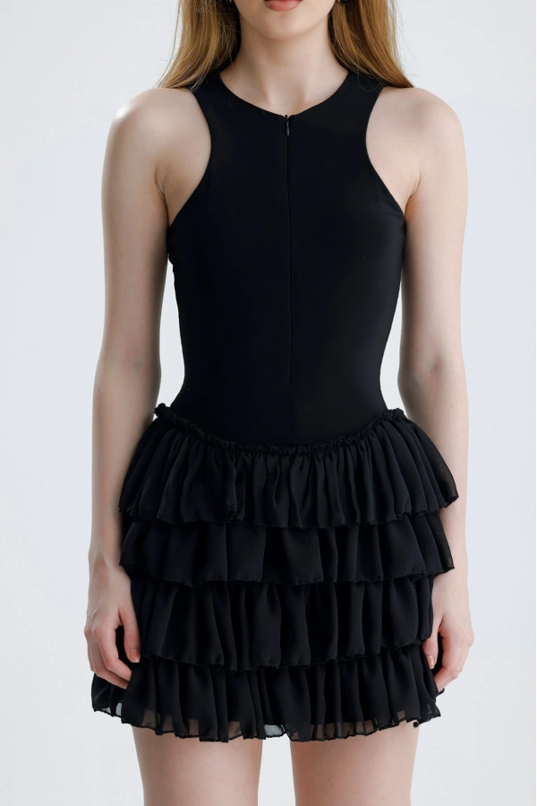 Nora Şortlu Mini Fırfırlı Siyah Elbise
