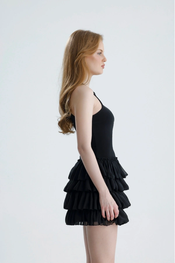 Nora Şortlu Mini Fırfırlı Siyah Elbise