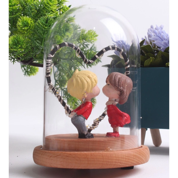 HEDİYELİK TATLI ÇİFT FİGÜRLÜ AHŞAP FANUS