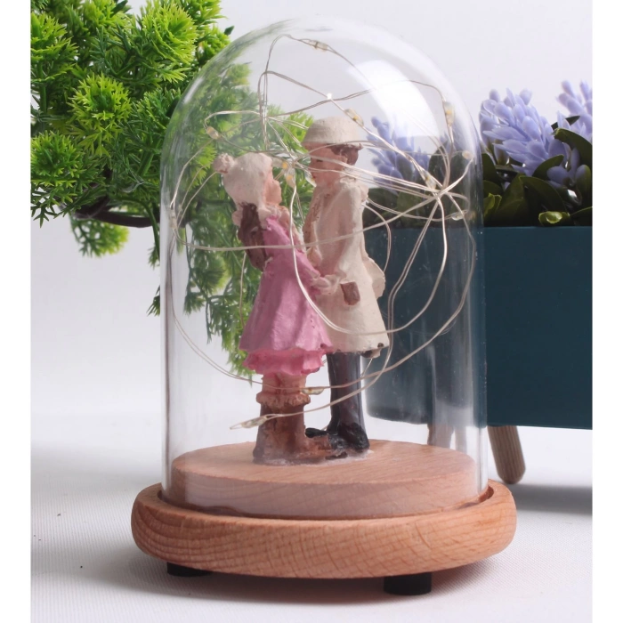 HEDİYELİK SEVGİLİ FİGÜRLÜ AHŞAP FANUS