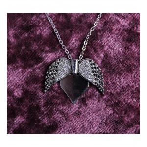 KİŞİYE ÖZEL HARF BASKILI KANATLI KALP KOLYE