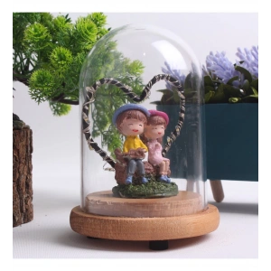 HEDİYELİK OTURAN ÇİFT FİGÜRLÜ AHŞAP FANUS