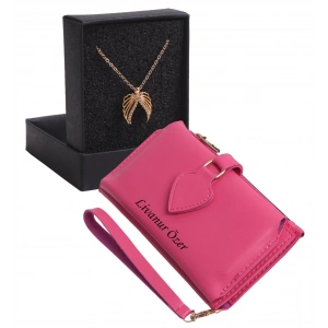 KİŞİYE ÖZEL PEMBE RENK MAÇA MODEL CÜZDAN & KANATLAR KOLYE SET - ANAHTARLIK HEDİYELİ!