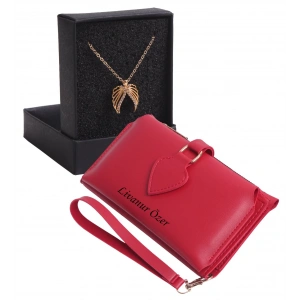 KİŞİYE ÖZEL KIRMIZI RENK MAÇA MODEL CÜZDAN & KANATLAR KOLYE SET