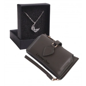 KİŞİYE ÖZEL HAKİ RENK MAÇA MODEL CÜZDAN & MELEK KANATLAR KOLYE SET - ANAHTARLIK HEDİYELİ!