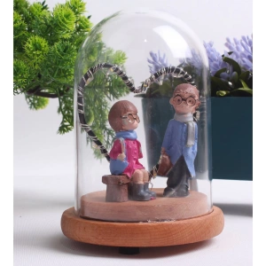 HEDİYELİK TARZ SEVGİLİ TEMALI KIZ ERKEK FİGÜRLÜ AHŞAP FANUS