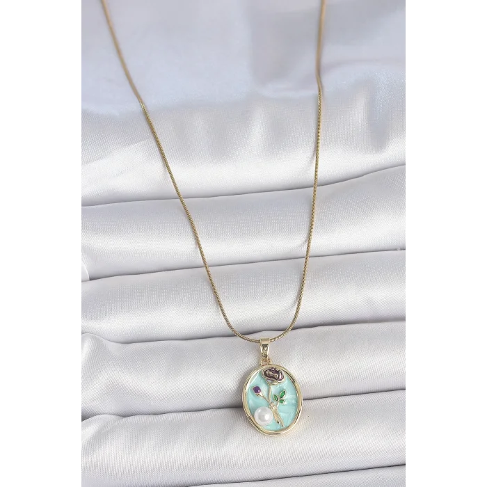 316L Çelik Gold Renk Zincir Mavi Çiçek İşlemeli İnci Detay Portre Model Kadın Kolye