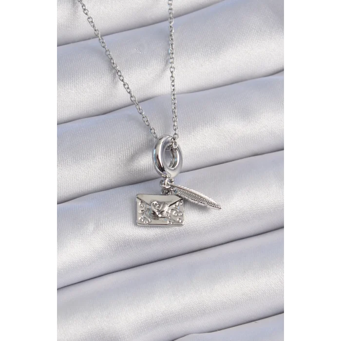 316L Çelik Gümüş Renk Kalp Detay Mektup Figür Charm Model Kadın Kolye