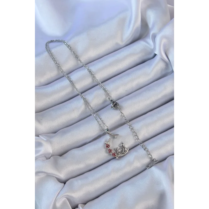 316L Çelik Zincir Gümüş Renk Kırmızı Gül Detay Kedi Figür Zirkon Taşlı Ay Kolye