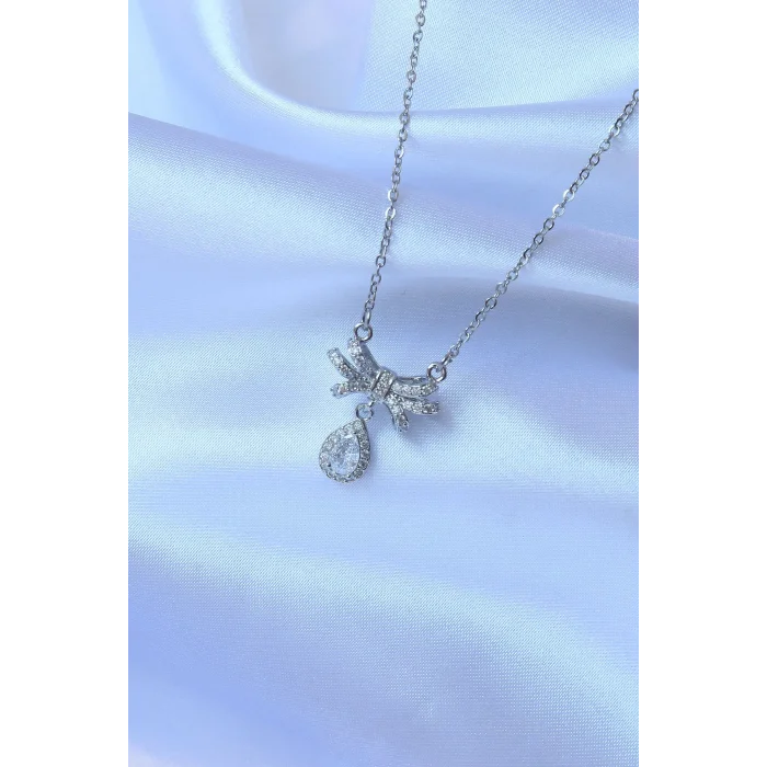 316L Çelik Zincirli Gümüş Renk Zirkon Taşlı Damla Detay Fiyonk Model Kolye