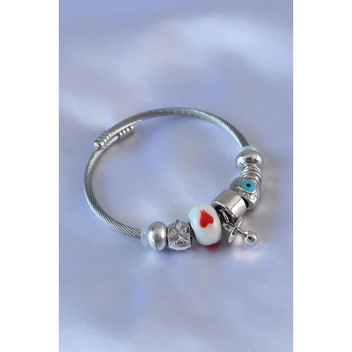 Kalp ve Nazar Boncuk Detaylı Charm Kadın Bileklik