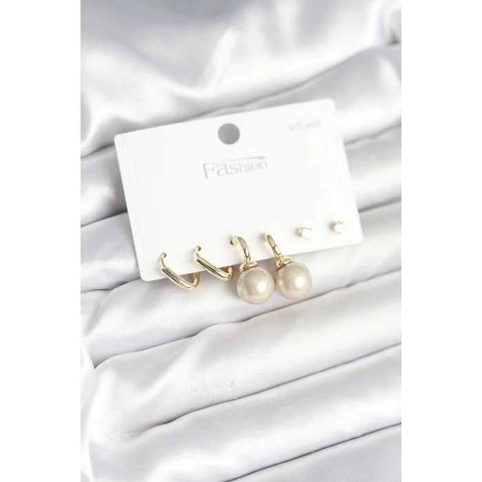 Pirinç Gold Renk İnci Detaylı 925 Gümüş Çivili Kadın Küpe Seti