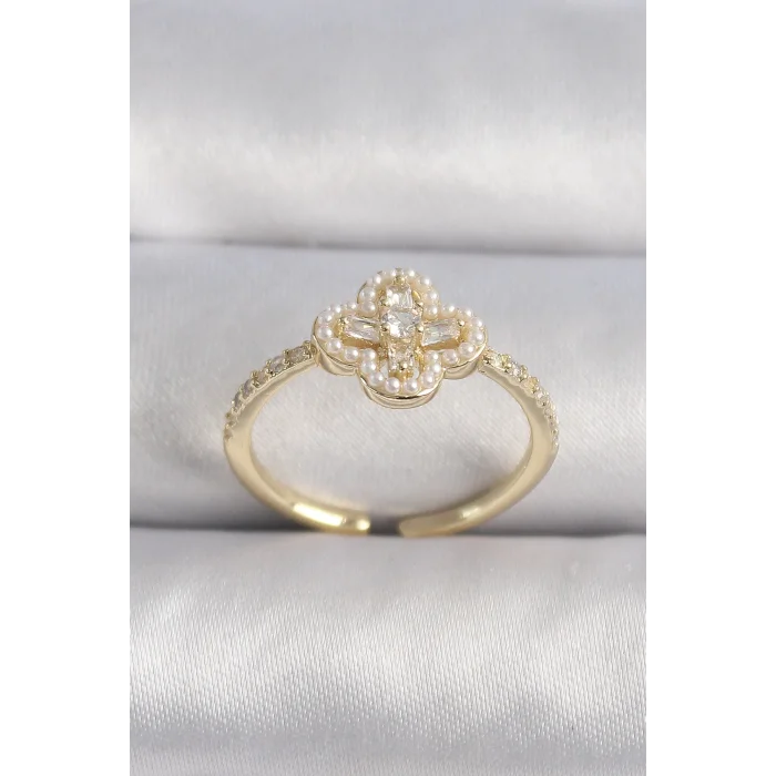 Pirinç Gold Renk Zirkon Taşlı Yonca Model İnci Detay Kadın Yüzük