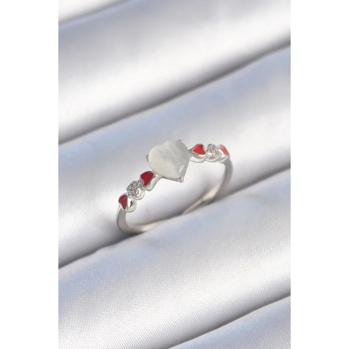 Pirinç Gümüş Renk Beyaz Mineli Kalp Model Zirkon Taş Detaylı Kadın Yüzük