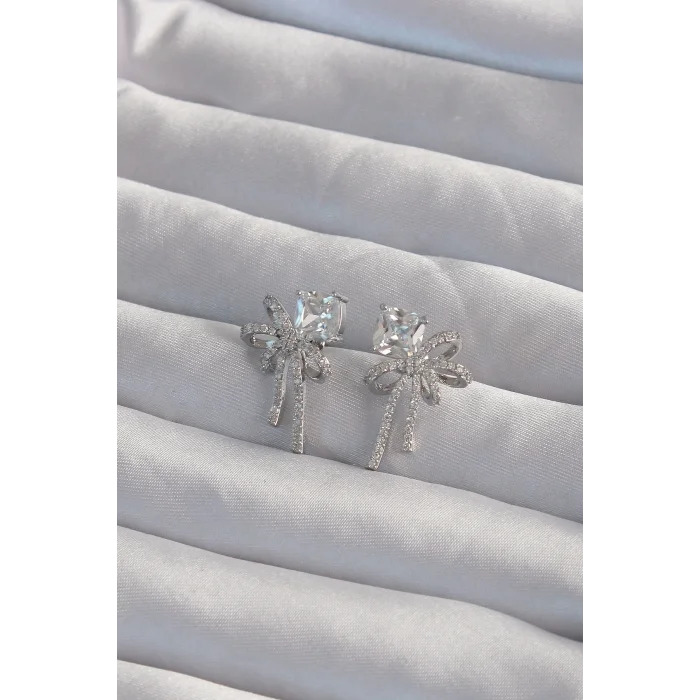 Pirinç Gümüş Renk Kare Zirkon Taşlı Fiyonk Küpe