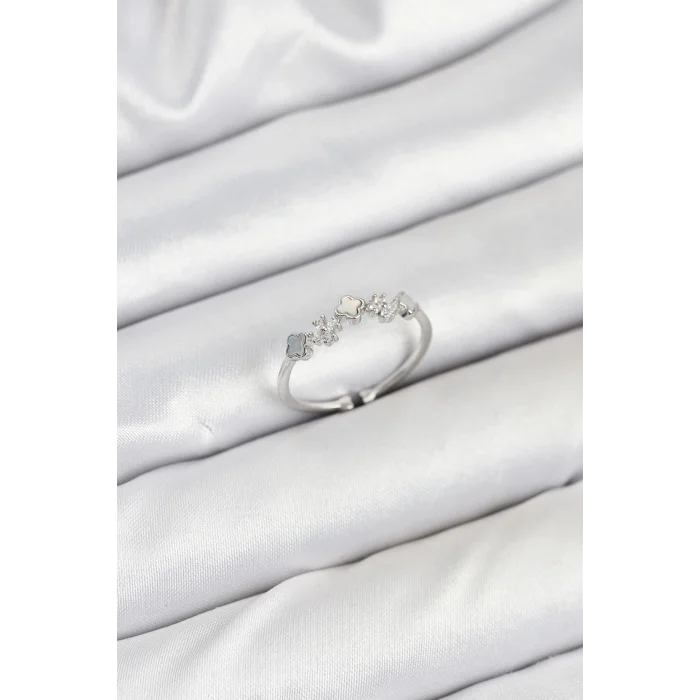 Pirinç Gümüş Renk Minimal Yonca Detaylı Kadın Yüzük