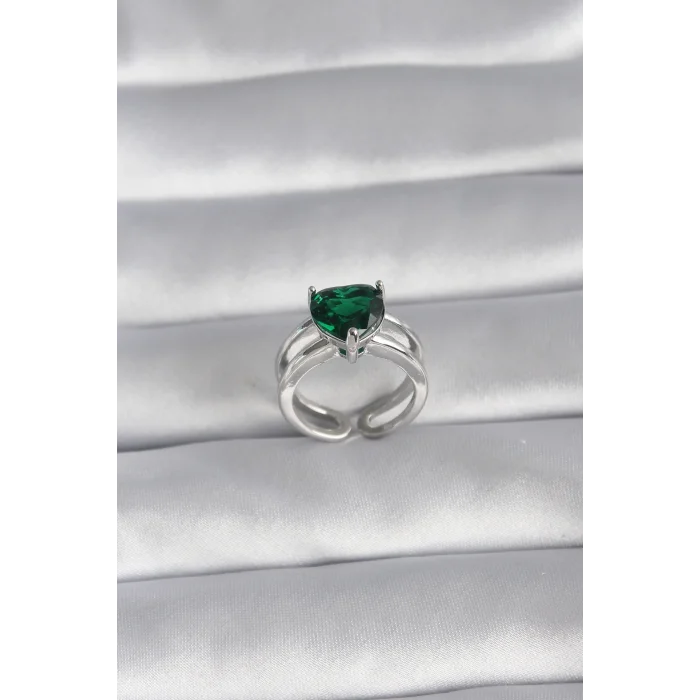 Pirinç Gümüş Renk Yeşil Zirkon Taşlı Tek Taş Model Kadın Yüzük