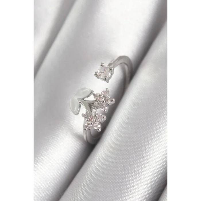 Pirinç Gümüş Renk Zirkon Taşlı Çiçek Model Kadın Yüzük