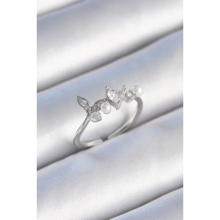 Pirinç Gümüş Renk Zirkon Taşlı Kalp Yaprak Model İnci Detay Kadın Yüzük