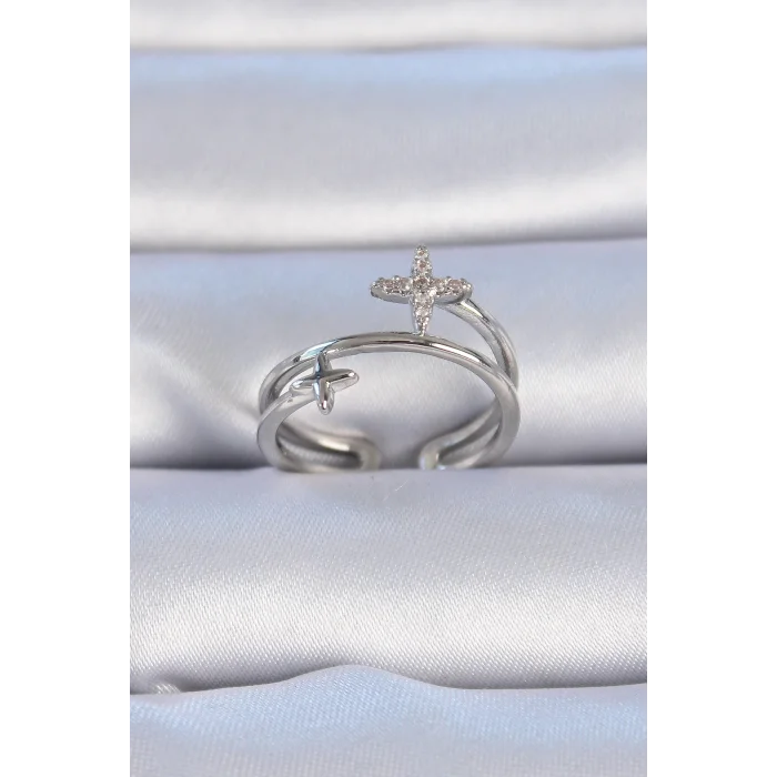 Pirinç Gümüş Renk Zirkon Taşlı Yıldız Model Kadın Yüzük