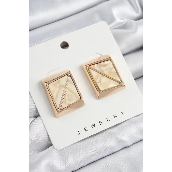 Pirinç Krem Üçgen Kesim Detaylı Kare Model Vintage Gold Renk Kadın Küpe