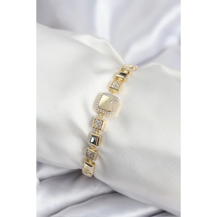 Pirinç VIP Seri Gold Renk Zirkon Taşlı Model Kadın Bileklik