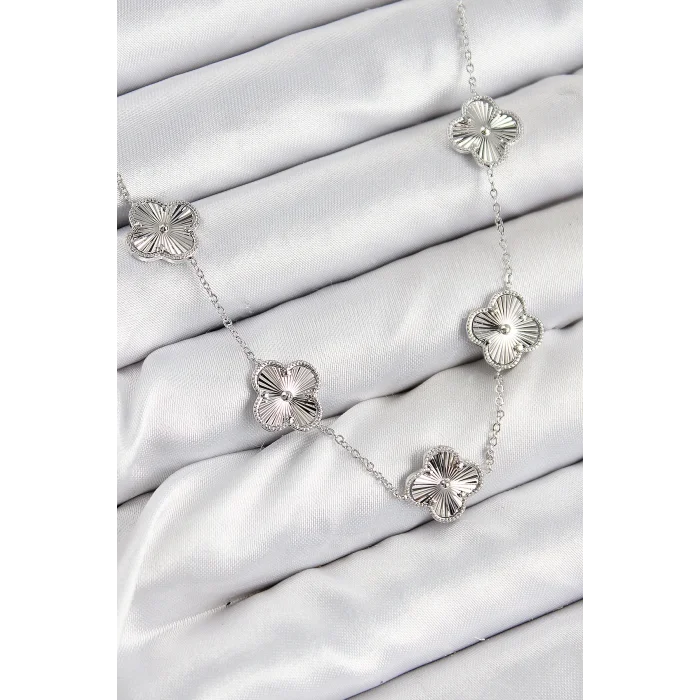 Pirinç VIP Yonca Model Gümüş Renk Kadın Kolye