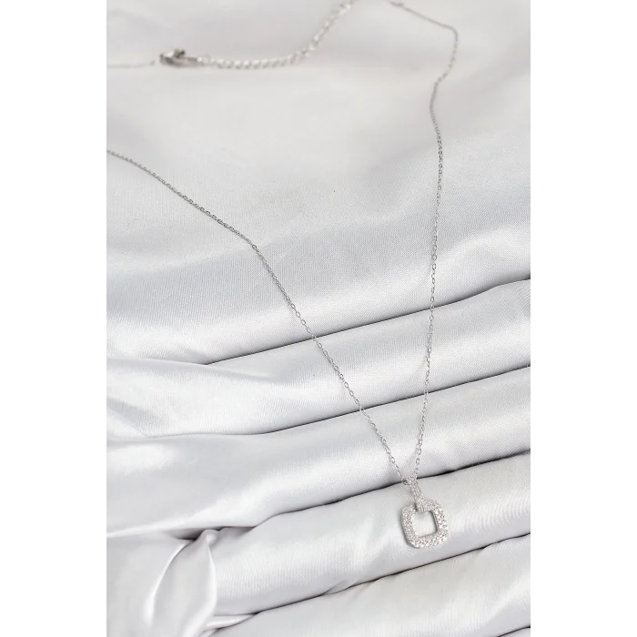 Pirinç Zirkon Taşlı Kare Model Gümüş Renk Kadın Kolye