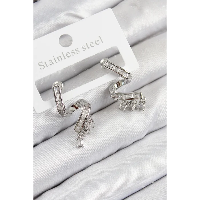 Pirinç Zirkon Taşlı Kıvrımlı Model Gümüş Renk Kadın Küpe